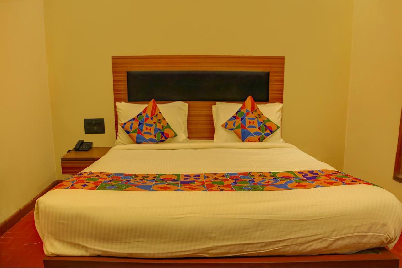 Fabhotel Illam Hospitality Chennai Exterior foto